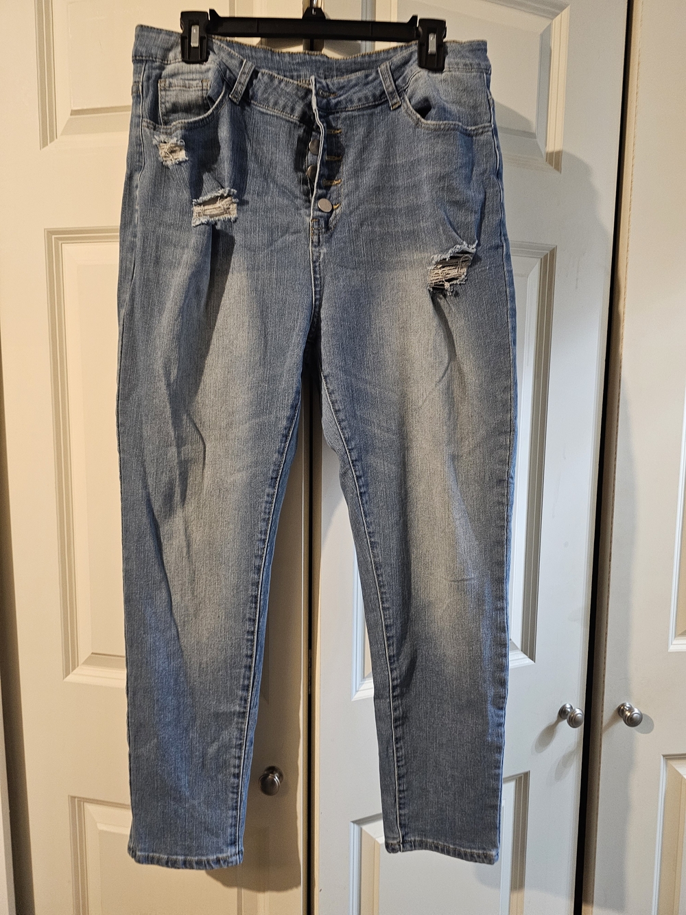 Women’s Light Blue Distressed High-Rise Jeans 1XL